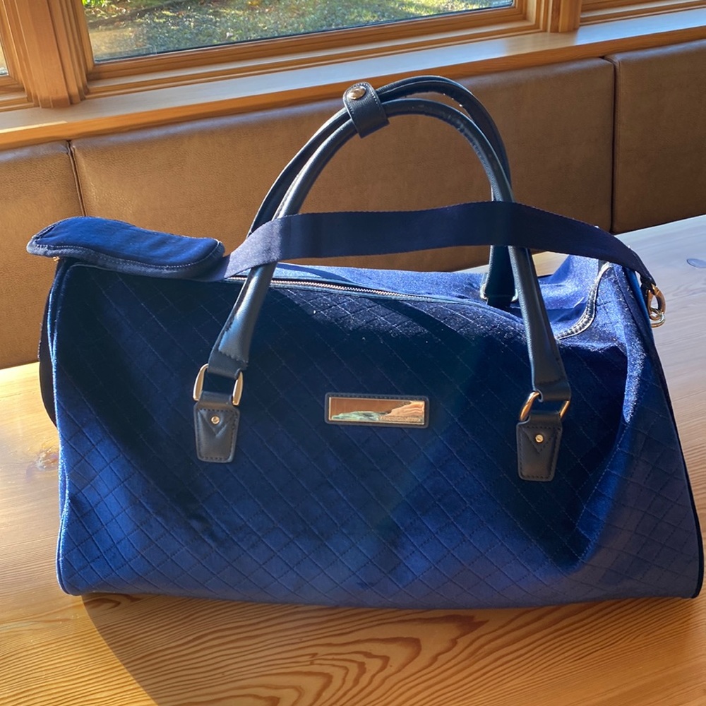 Vince Camuto weekend bag